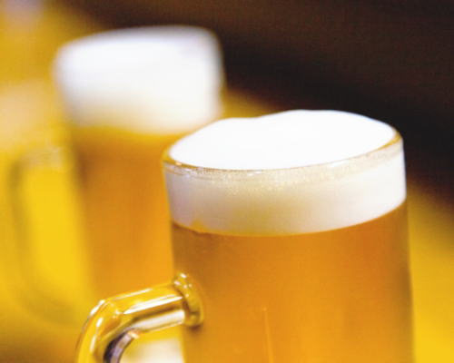 冷えたビールの写真