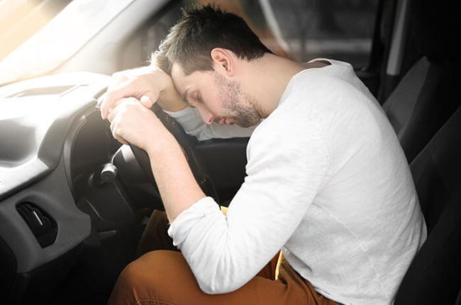 居眠り運転の写真