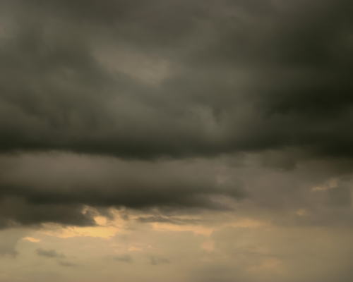 黒い雲の写真