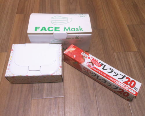 ウェットティッシュやラップの写真