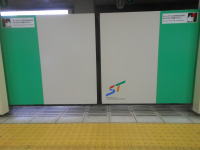 地下鉄南北線のホームゲート